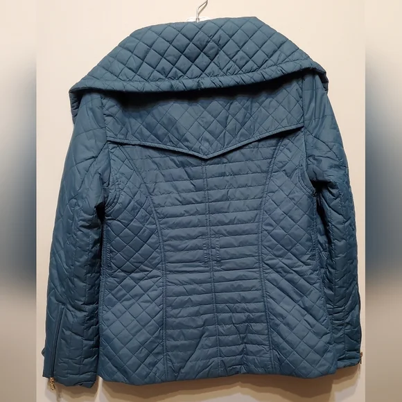 21. NWT Tahari Quilted Jacket - Picture 10 of 13